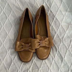 Nude bow flats
